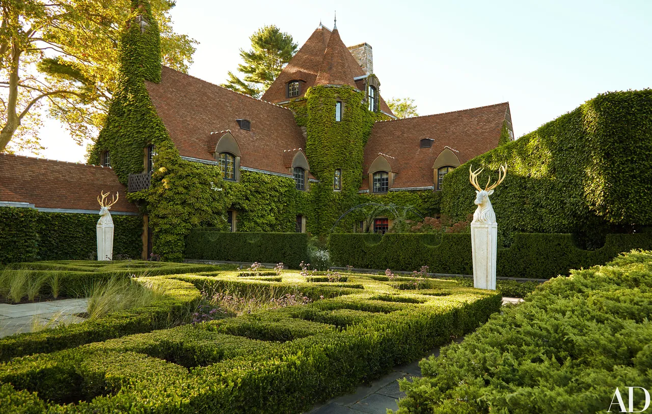 About HP Murr - Garden maze